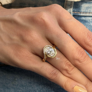 The Sculpted Oval Knot Ring